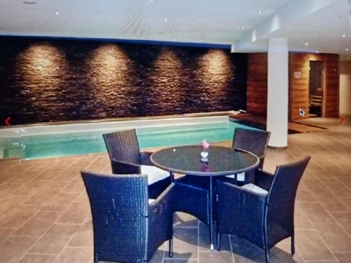 Superbe Appartement Champex-Lac Avec Piscine Et Sauna Buitenkant foto
