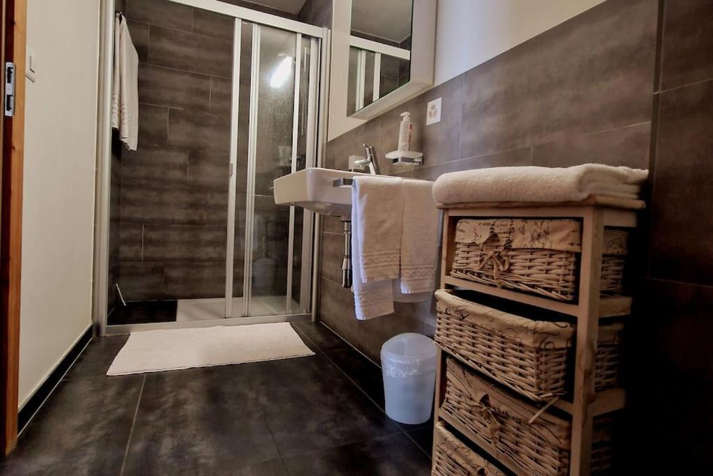 Superbe Appartement Champex-Lac Avec Piscine Et Sauna Buitenkant foto